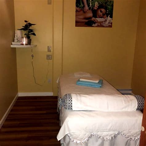 Intimate massage Escort Svyetlahorsk